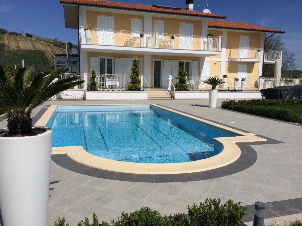 Bed and Breakfast Residenza Delle Grazie Cossignano Exterior foto
