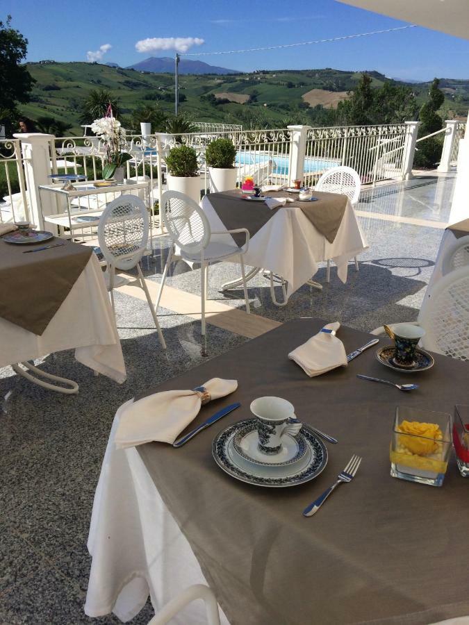 Bed and Breakfast Residenza Delle Grazie Cossignano Exterior foto